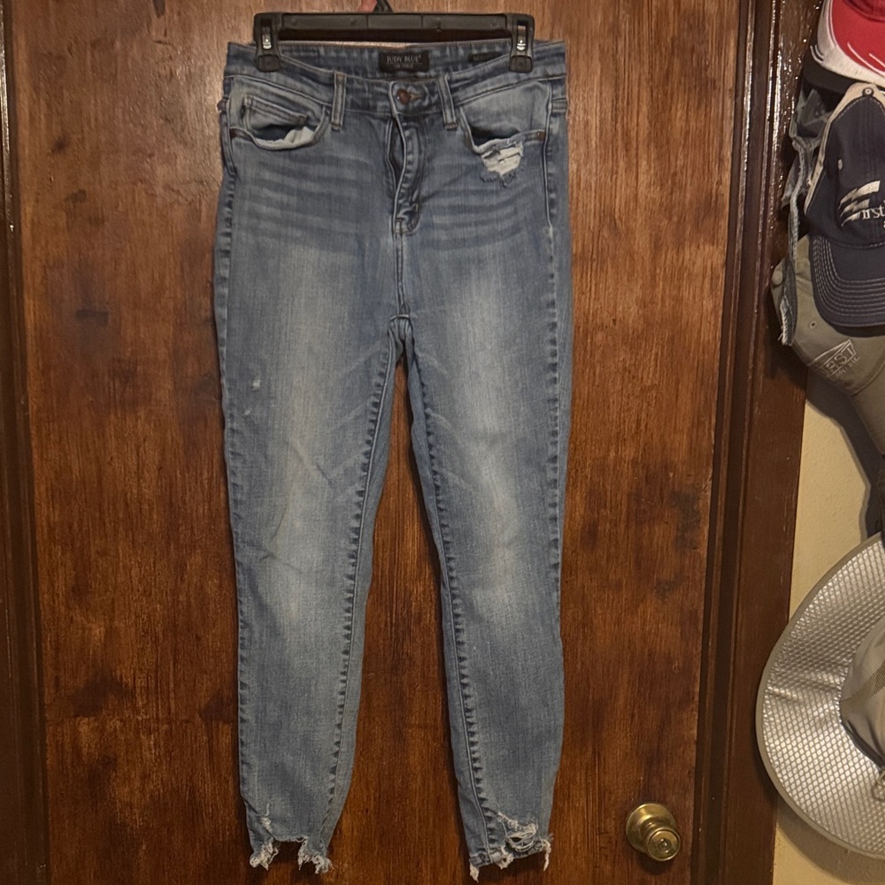 Judy Blue Medium Wash Distressed Skinny Jeans